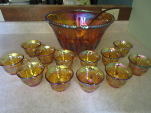 lot 372 image: Carnival Punch Bowl & Cups, Dipper, Indiana Glass