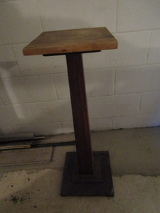 lot 402 image: Antique Fern Stand