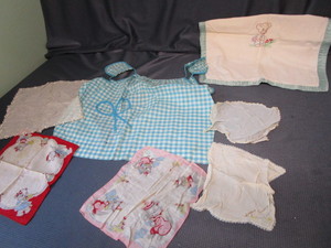 lot 407 image: Vintage Childrens Hankies, Romper, Baby Blanket