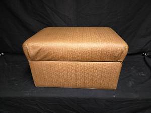 lot 14 image: Vintage Stow-Away Hassock by Bonnet Storage Ottoman