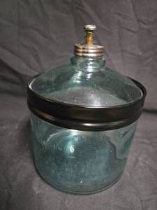 lot 46 image: Antique Glass Jar