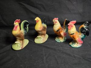 lot 79 image: Ceramic Rooster Figurine Set by Royal Copley