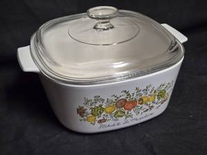 lot 97 image: Corning Ware LEchalote La Marjolaine Casserole Dish with Lid - 3 Liter