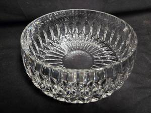 lot 118 image: American Brilliant Cut Glass Serving Bowl