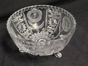 lot 127 image: Floral Cut Glass Bowl with Scalloped Edge and Feet