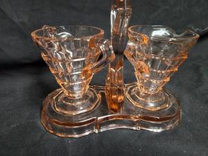 lot 138 image: Art Deco Pink Depression Glass Creamer and Sugar Set with Tray
