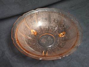 lot 145 image: Depression Glass Floral Etched Bowl