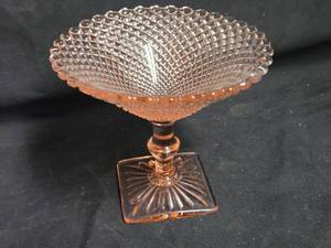 lot 152 image: Miss American Pattern Depression Glass Compote