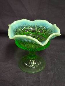 lot 171 image: Vintage Green Opalescent Glass Compote