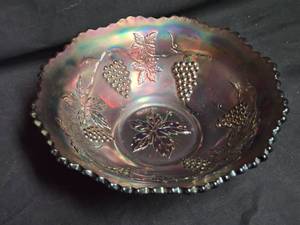 lot 196 image: Fenton Carnival Glass Bowl with Grape and Leaf Pattern