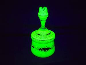 lot 226 image: Antique Bohemian Vaseline Uranium Glass Hand-Painted Covered Jar