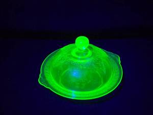 lot 231 image: REVIEW Vintage Uranium Glass Covered Butter Dish