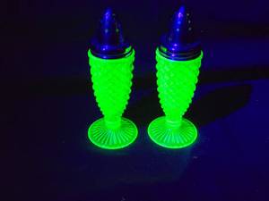 lot 269 image: Green Uranium Glass Pineapple Design Salt and Pepper Shakers with Metal Lids
