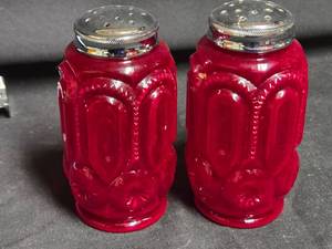 lot 283 image: Pair of Ruby Red Pressed Glass Salt and Pepper Shakers