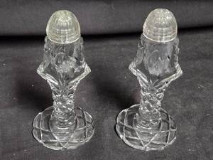 lot 285 image: Pair of Vintage Cut Crystal Salt and Pepper Shakers