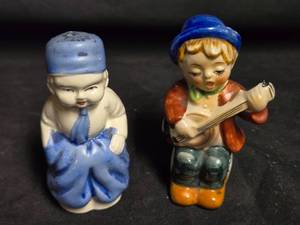 lot 313 image: Vintage Japanese Salt and Pepper Shakers - Musician and Geisha Figures - Made in Japan