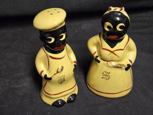 lot 328 image: Vintage Hand-Painted Black Americana Chef and Mammy Salt and Pepper Shakers