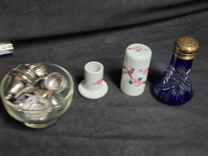lot 331 image: Assorted Vintage Salt and Pepper Shakers and Tops