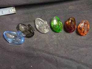 lot 333 image: Set of 6 Vintage Colored Glass Bird Figurines Small Containers
