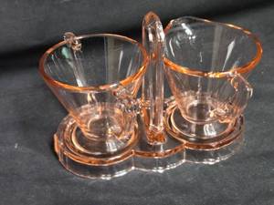 lot 342 image: Pink Depression Glass Cream and Sugar Set with Carrier
