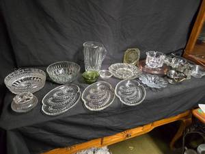 lot 359 image: Vintage Glass Serving and Tableware - Mixed Makers