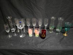 lot 364 image: Vintage Mixed Glassware Collection - Tumblers, Wine Glasses, and More
