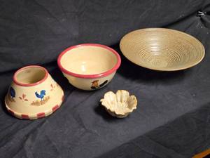 lot 382 image: Eclectic Collection of Ceramic and Stoneware Bowls and Vessels