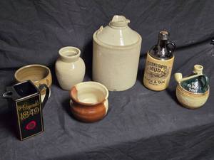 lot 383 image: Vintage and Collectible Stoneware and Ceramic Jugs and Bottles - Including Old Fitzgeralds 1849 and Mississippi Mud