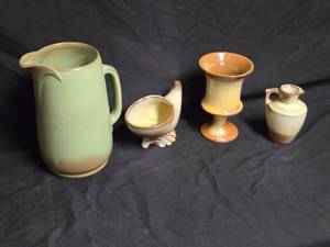 lot 385 image: Vintage Ceramic Pitcher and Assorted Vases - Frankoma Pottery