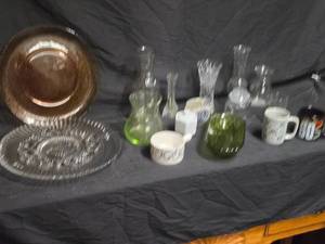 lot 389 image: Vintage Glassware and Crystal Lot - Mixed Decorative Pieces