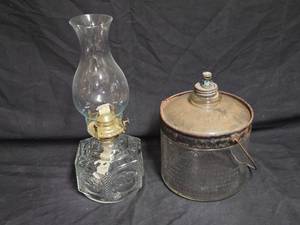 lot 393 image: Antique Oil Lamps Perfection Stove Co. & Clear Glass Kerosene Lamp