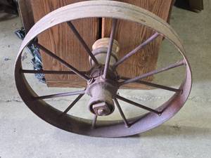 lot 403 image: Vintage Iron Wheel with Hub