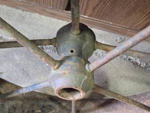 lot 405 image: Vintage Iron Wheel
