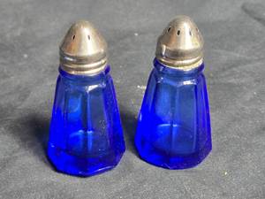 lot 287 image: Pair of Cobalt Blue Hexagonal Glass Salt and Pepper Shakers