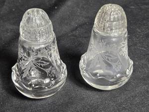 lot 296 image: Pair of Clear Etched Glass Salt and Pepper Shakers