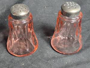 lot 303 image: Vintage Pink Depression Glass Salt and Pepper Shakers