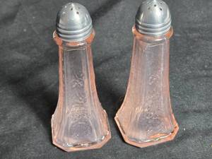 lot 304 image: Vintage Pink Depression Glass Salt and Pepper Shakers with Aluminum Lids