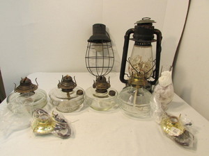 lot 9 image: Vintage Oil Lamps