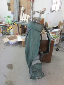 lot 25 image: Golf Clubs