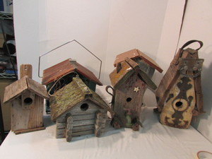 lot 27 image: Bird Feeders and Houses