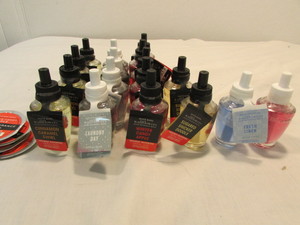 lot 79 image: Bath and Body Works Wallflowers