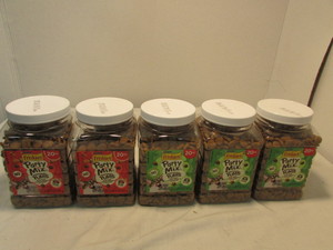 lot 95 image: Friskies Party Mix