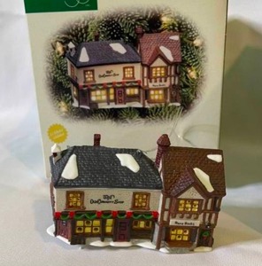 lot 105 image: Department 56 The Old Curiosity Shop and More