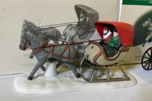 lot 110 image: Department 56 Village Accessories