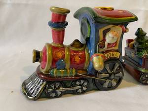 lot 130 image: 2003 Ceramic Hand Painted Christmas Train