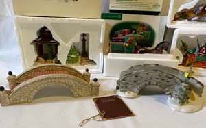 lot 142 image: Assorted Department 56 Accessory Items