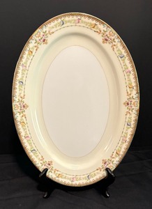 lot 46 image: F & B Fantasy Serving Platter and Bowls