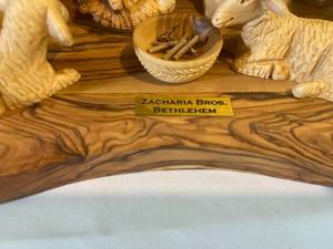 lot 158 image: Zacharia Brothers Bethlehem Manger Scene Carving