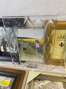lot 176 image: Assorted Picture Frames
