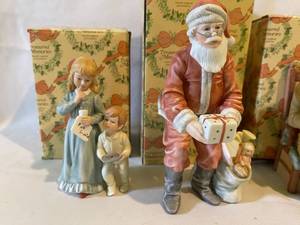 lot 197 image: Four 1980s Treasured Memories Figures in the Original Boxes